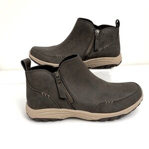 Skechers Relaxed Fit "Reggae Fest Zip On By" Bootie ~ 8
